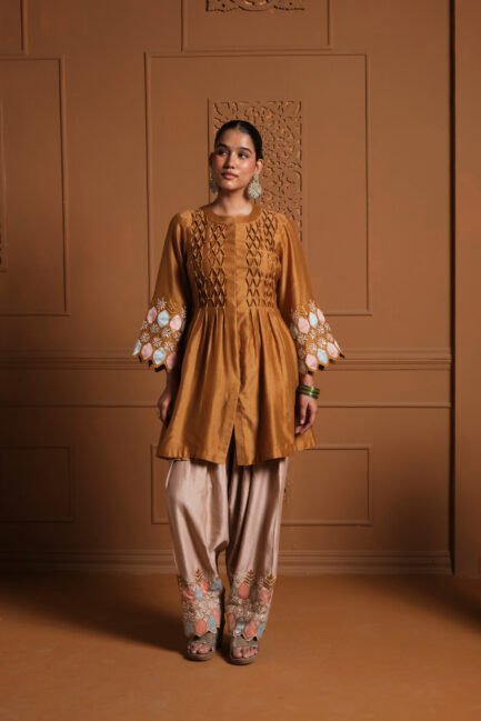 The Roohi Set